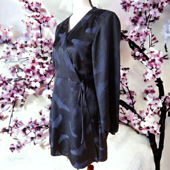 H&M Dresses & Skirts - H&M Wrap dress crane bird print black blue Asian oriental long sleeve mi…